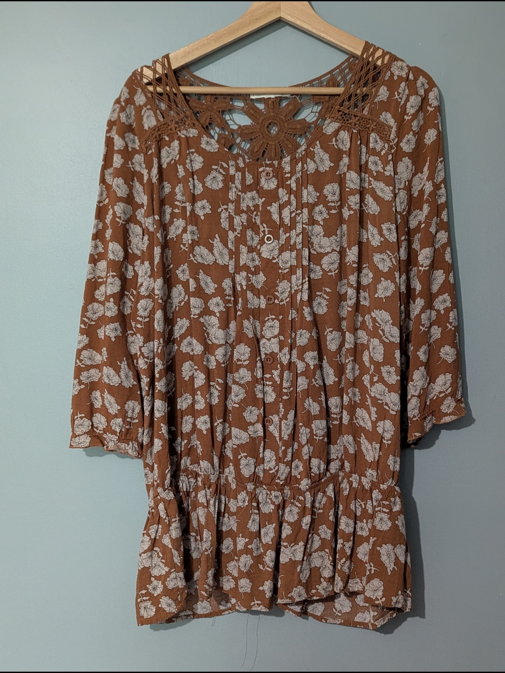 Mine Too Women's Rust Earthy Ditsy Floral Button-Front Tunic Prairie Peplum